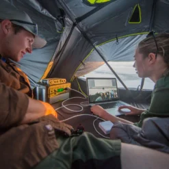 Goal Zero Yeti 400 AGM International 220V -Trail Camp Shop 827459e3f09954b22412217dbef0ac91 1