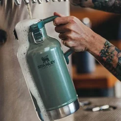 Stanley 32oz Classic Stainless Steel Vacuum Growler (Green) -Trail Camp Shop 91S9cNbGbIL. AC SX569 600x600 35c1869f 51a8 4015 a4ca 66ab50ef40b2